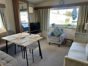 Homely 3 Bedroom Caravan in Cirencester